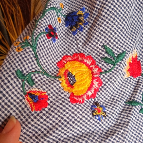 Zara Floral Navy and White Embroidered Top - Picture 9 of 16